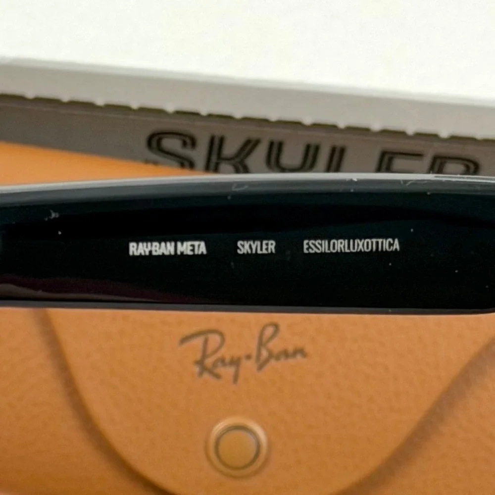 Ray-Ban Meta Skyler Smart Glasses Shiny Black Amethyst Transitions RW4010 Gen 1